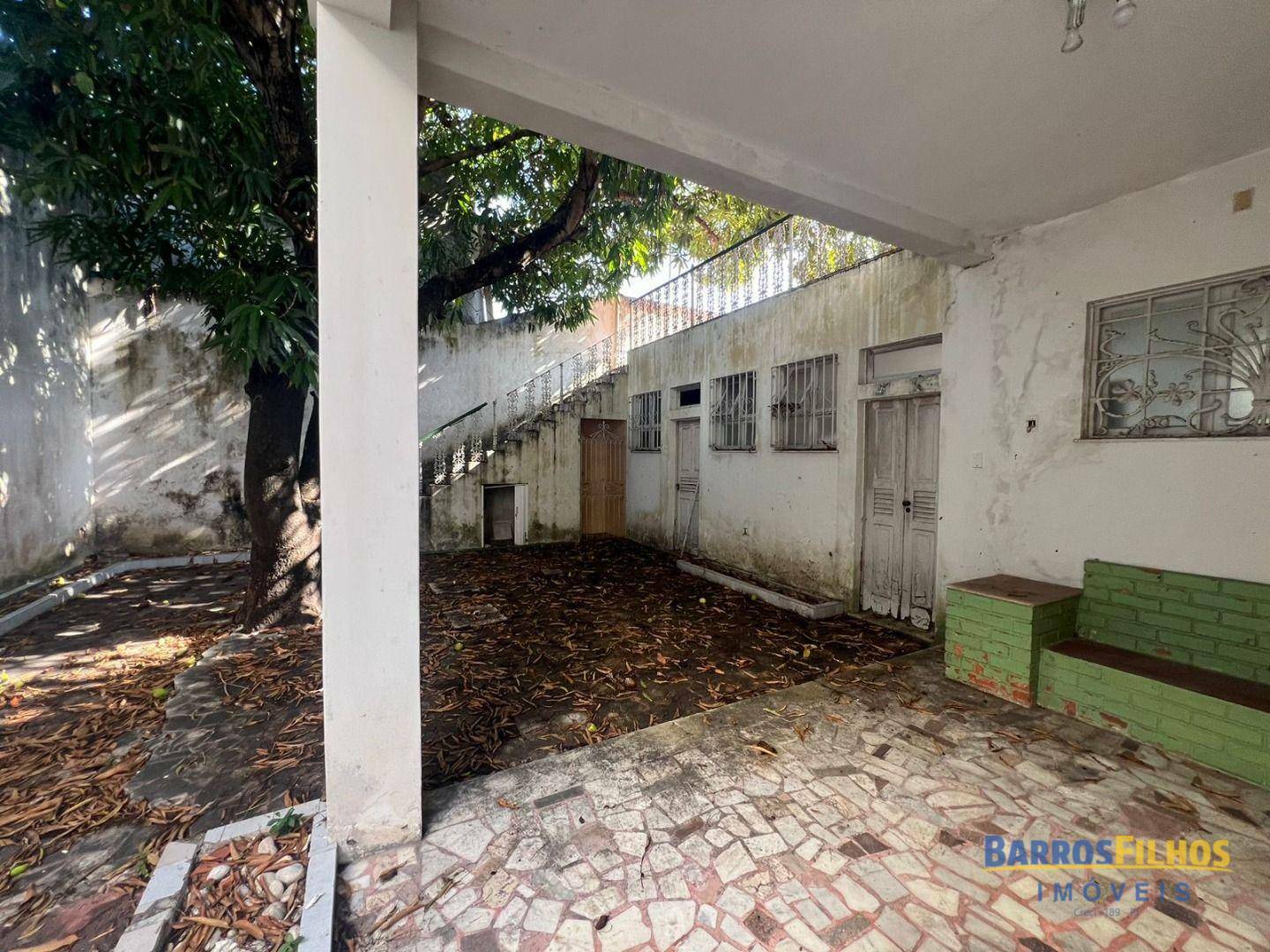 Casa à venda com 5 quartos, 372m² - Foto 14