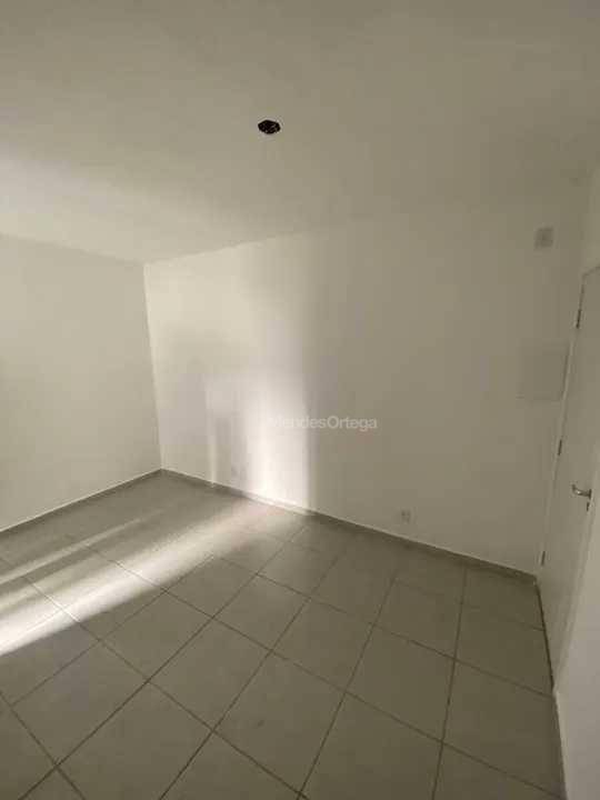 Apartamento à venda com 2 quartos, 44m² - Foto 3