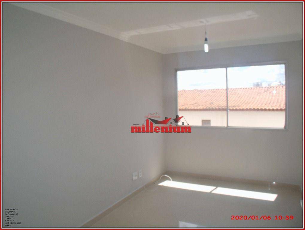 Apartamento à venda com 2 quartos, 56m² - Foto 16