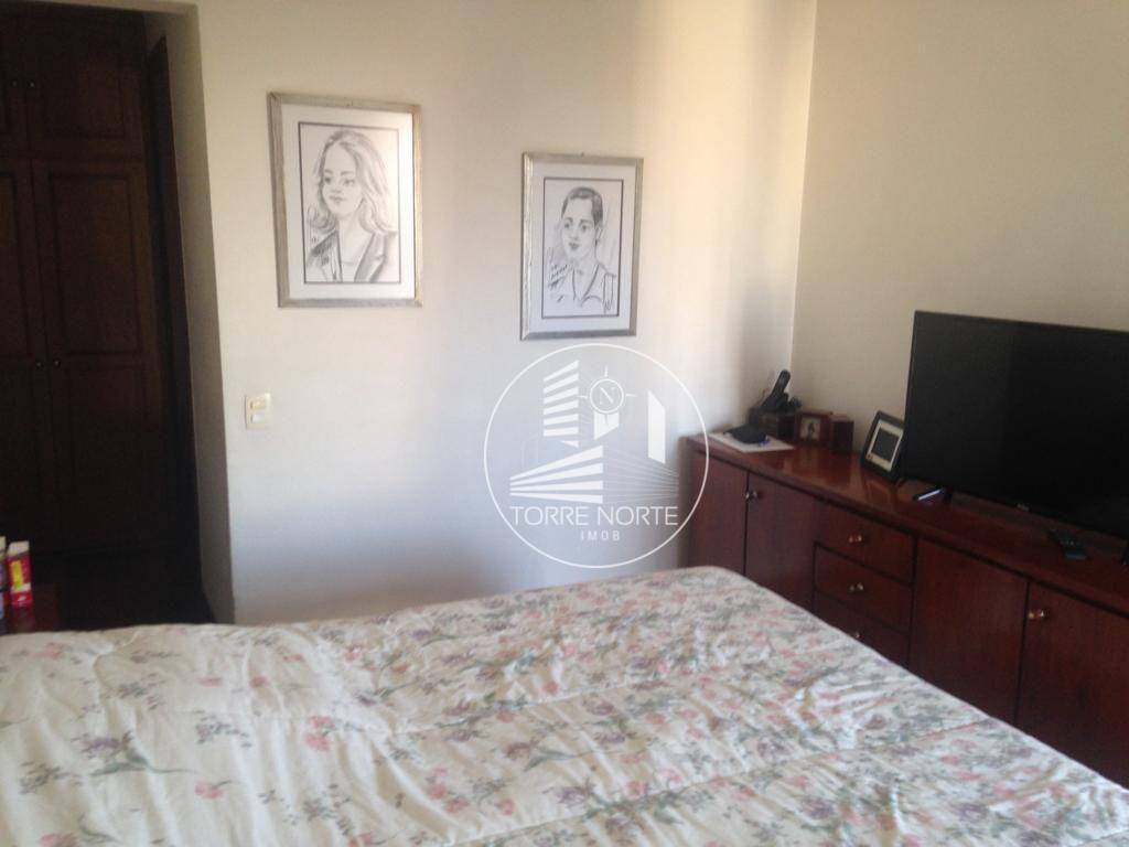 Apartamento à venda com 4 quartos, 194m² - Foto 5