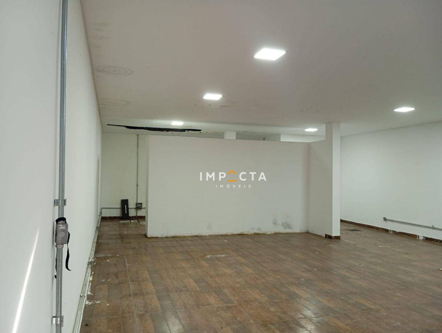 Casa à venda com 3 quartos, 290m² - Foto 7