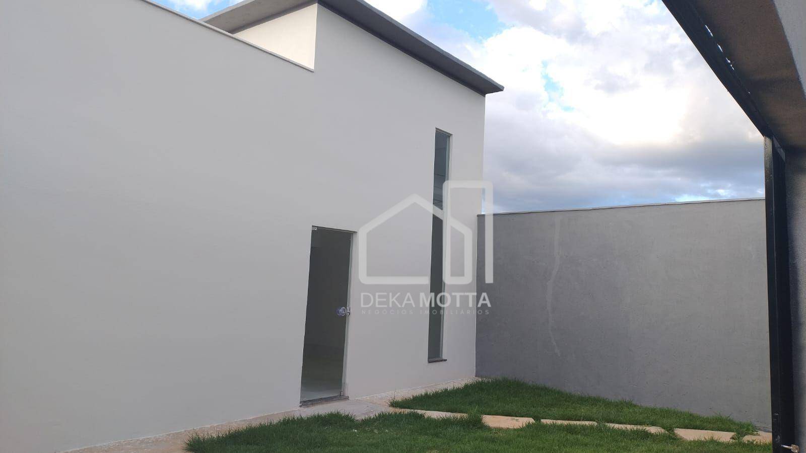 Casa à venda com 2 quartos, 67m² - Foto 1