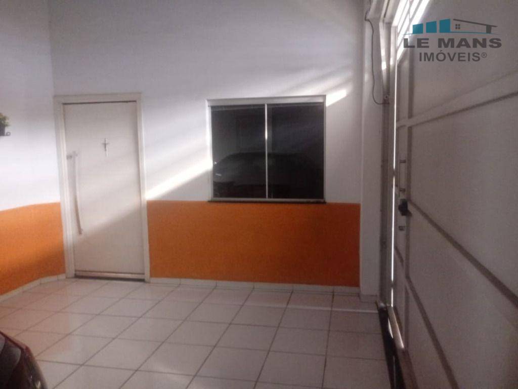 Casa à venda com 3 quartos, 175m² - Foto 2