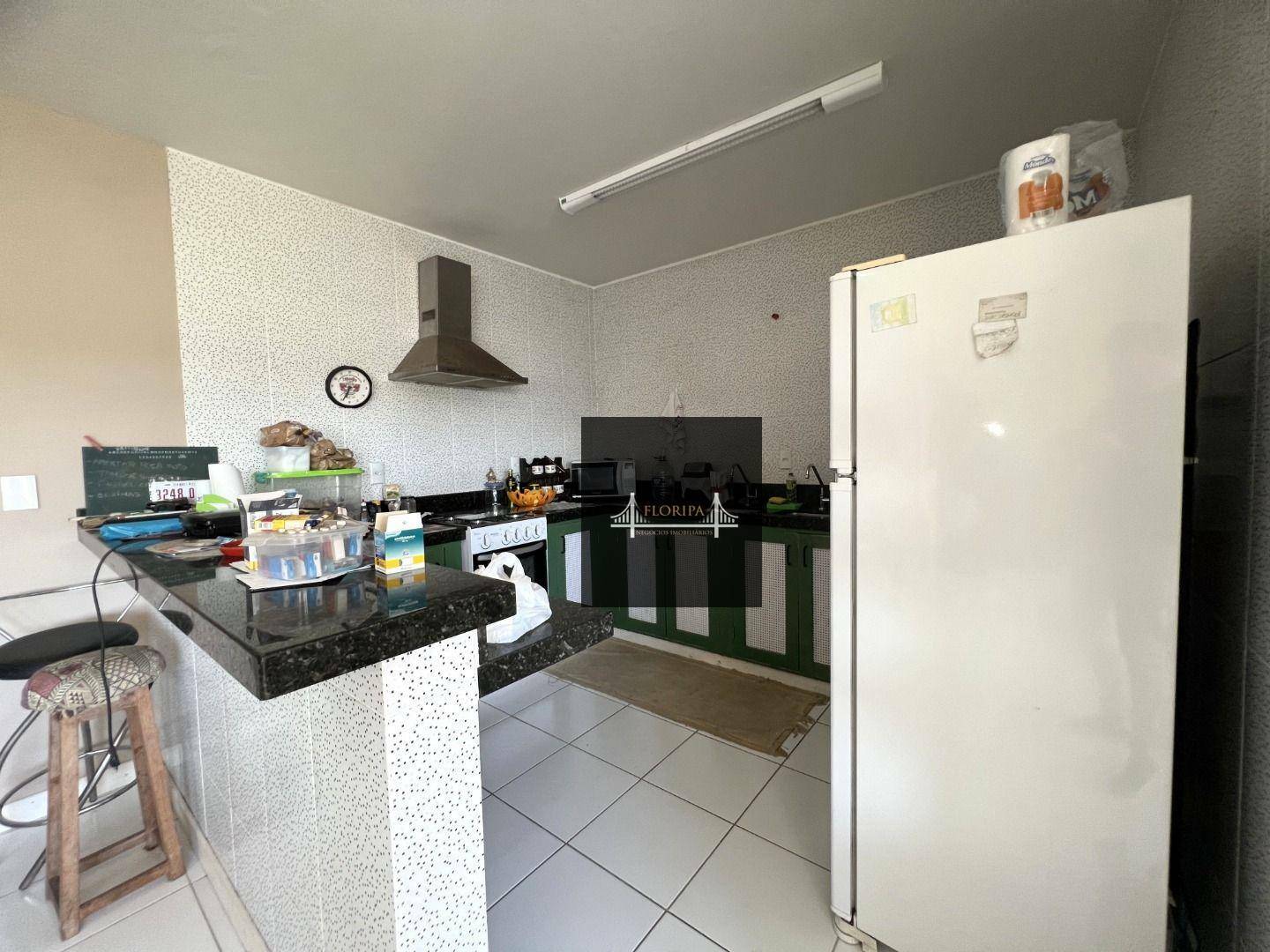 Casa à venda com 2 quartos, 220m² - Foto 13