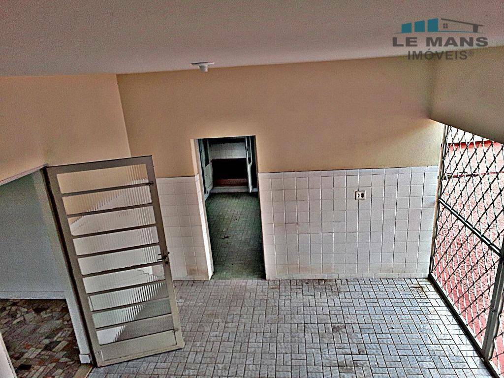 Casa à venda com 3 quartos, 310m² - Foto 11