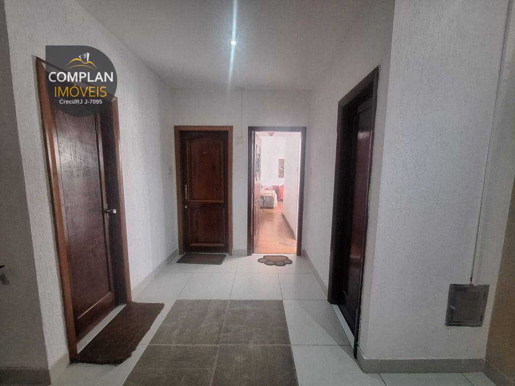 Apartamento à venda com 3 quartos, 75m² - Foto 2