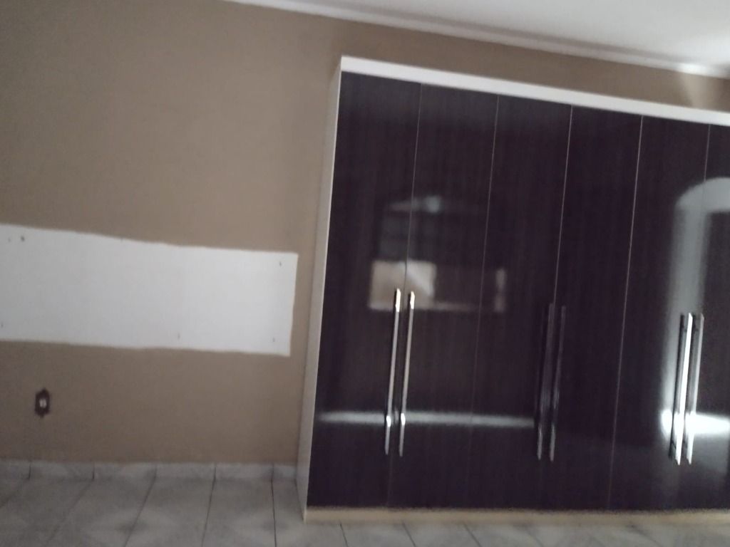 Casa à venda com 1 quarto, 100m² - Foto 4