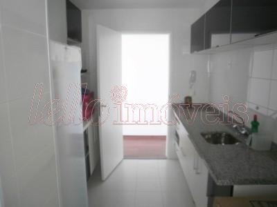 Apartamento para alugar com 3 quartos, 77m² - Foto 3