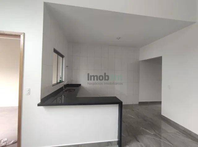 Casa à venda com 2 quartos, 80m² - Foto 4