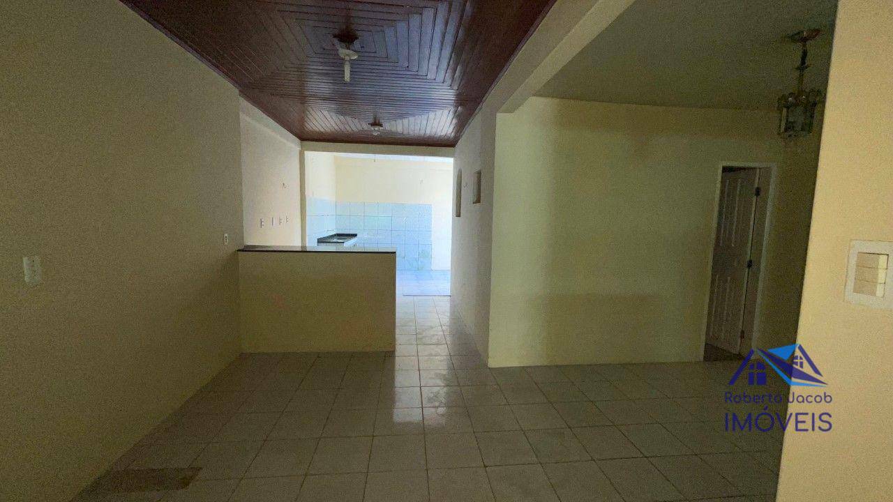 Casa à venda com 3 quartos, 200m² - Foto 4