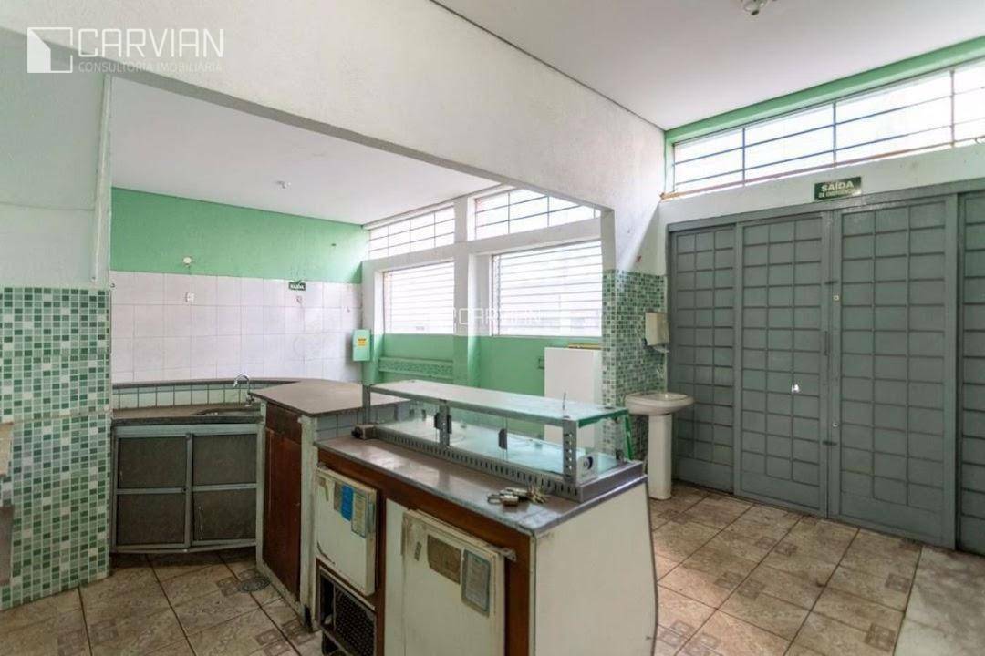 Casa à venda com 1 quarto, 224m² - Foto 2