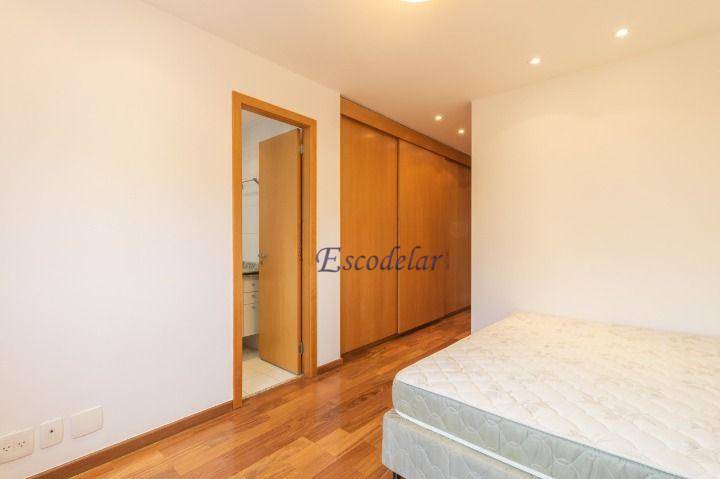 Apartamento para alugar com 3 quartos, 198m² - Foto 16