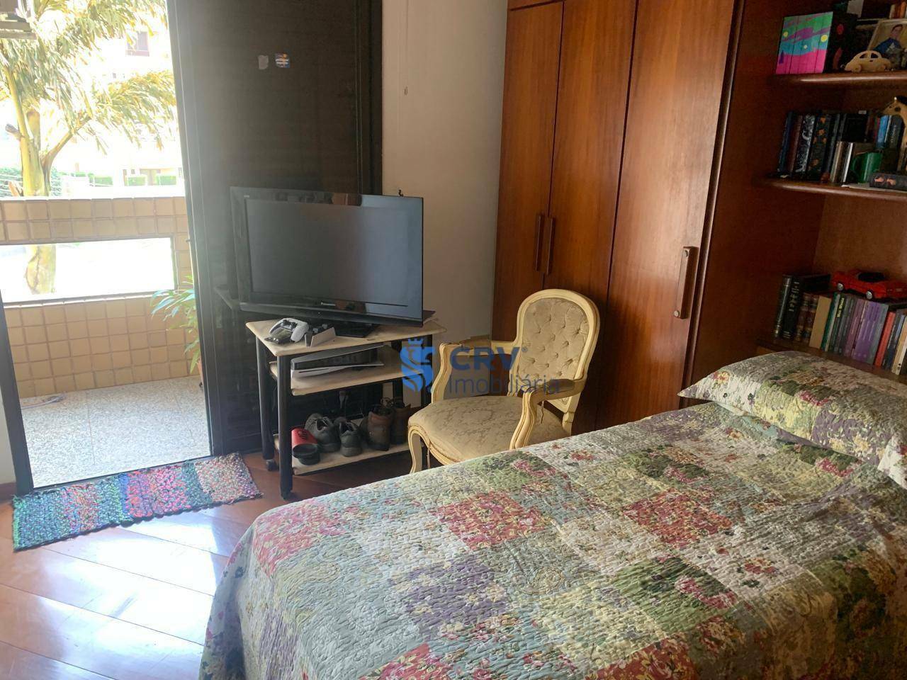 Apartamento à venda com 4 quartos, 224m² - Foto 11