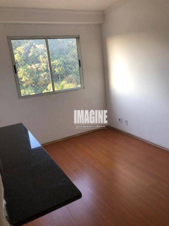 Apartamento à venda com 2 quartos, 46m² - Foto 2