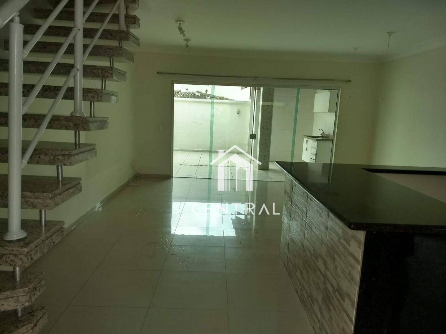 Sobrado à venda com 3 quartos, 102m² - Foto 1