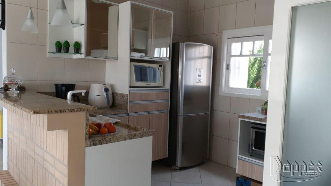 Casa à venda com 3 quartos, 250m² - Foto 6