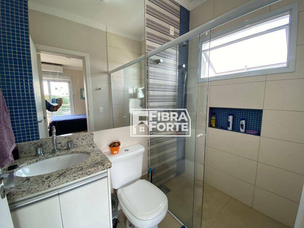 Casa de Condomínio para alugar com 5 quartos, 350m² - Foto 44