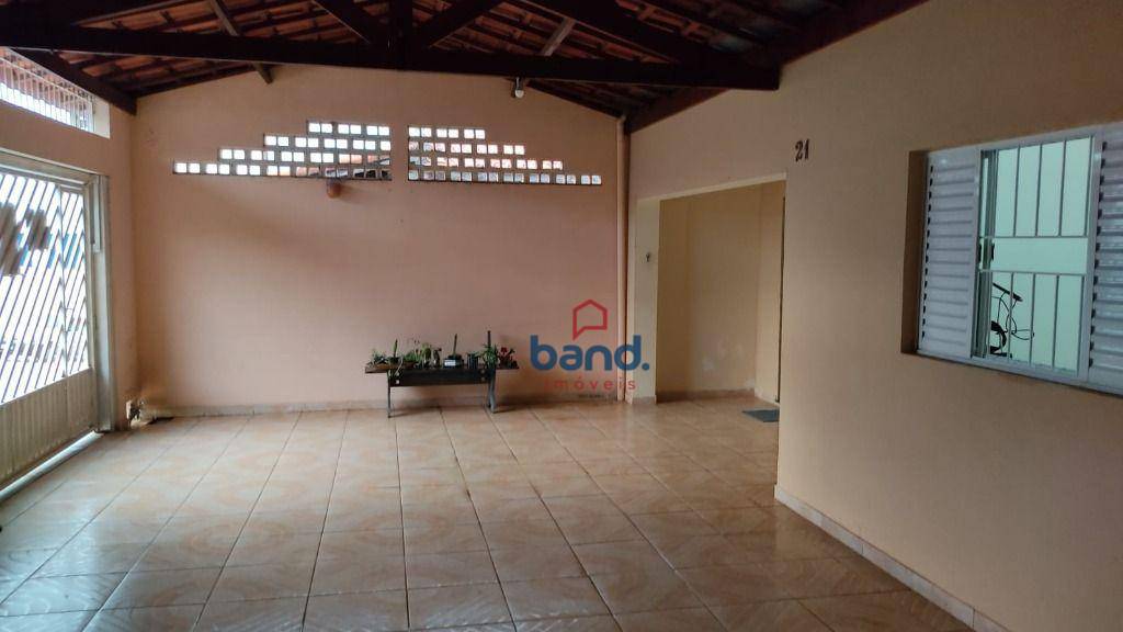 Casa à venda com 3 quartos, 116m² - Foto 1