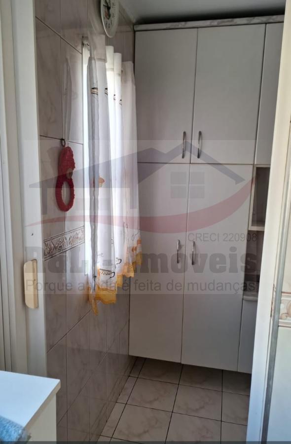 Apartamento à venda com 2 quartos, 64m² - Foto 18