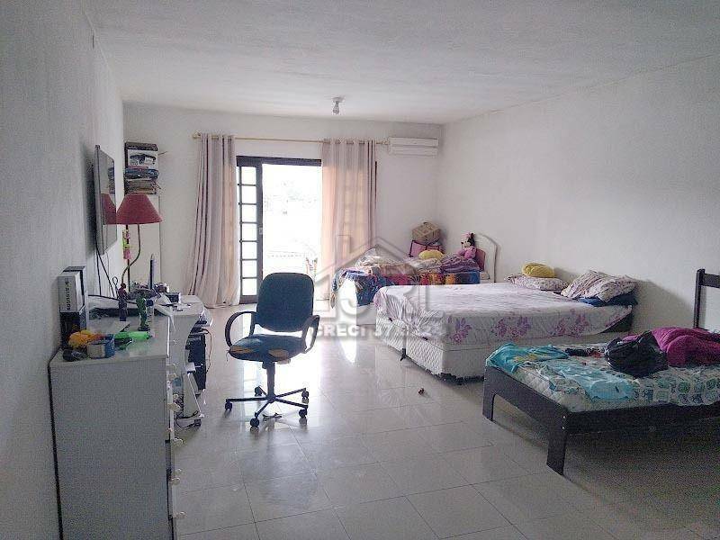 Casa à venda com 3 quartos, 150m² - Foto 1