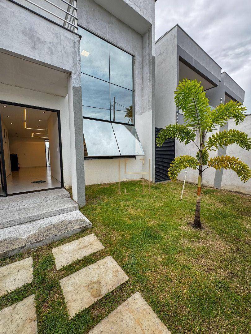 Casa de Condomínio à venda com 3 quartos, 250m² - Foto 1