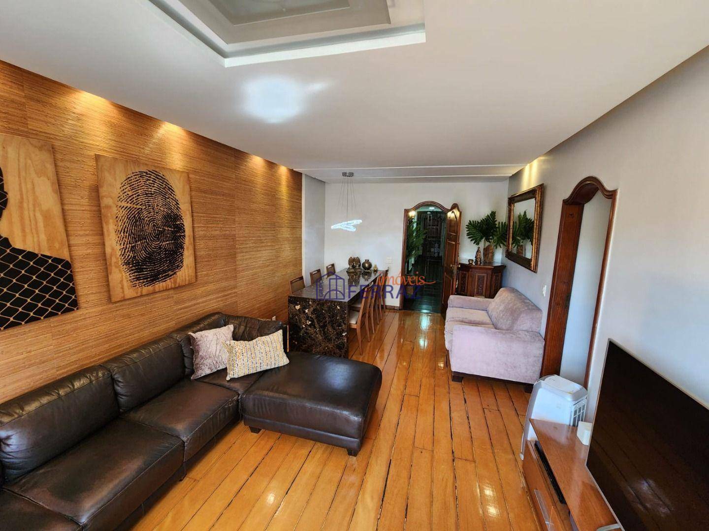 Apartamento à venda com 3 quartos, 160m² - Foto 1