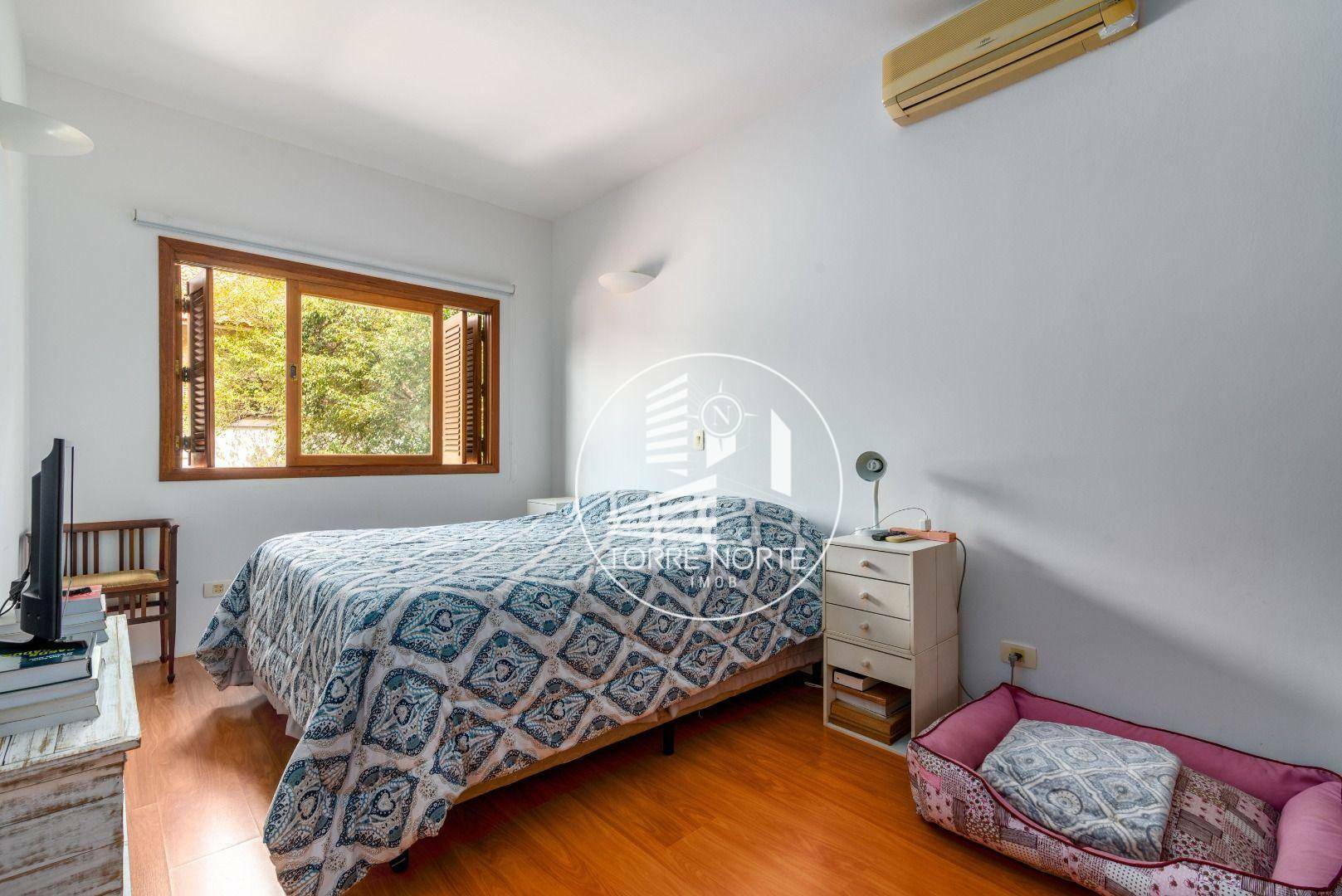 Casa à venda com 4 quartos, 300m² - Foto 15