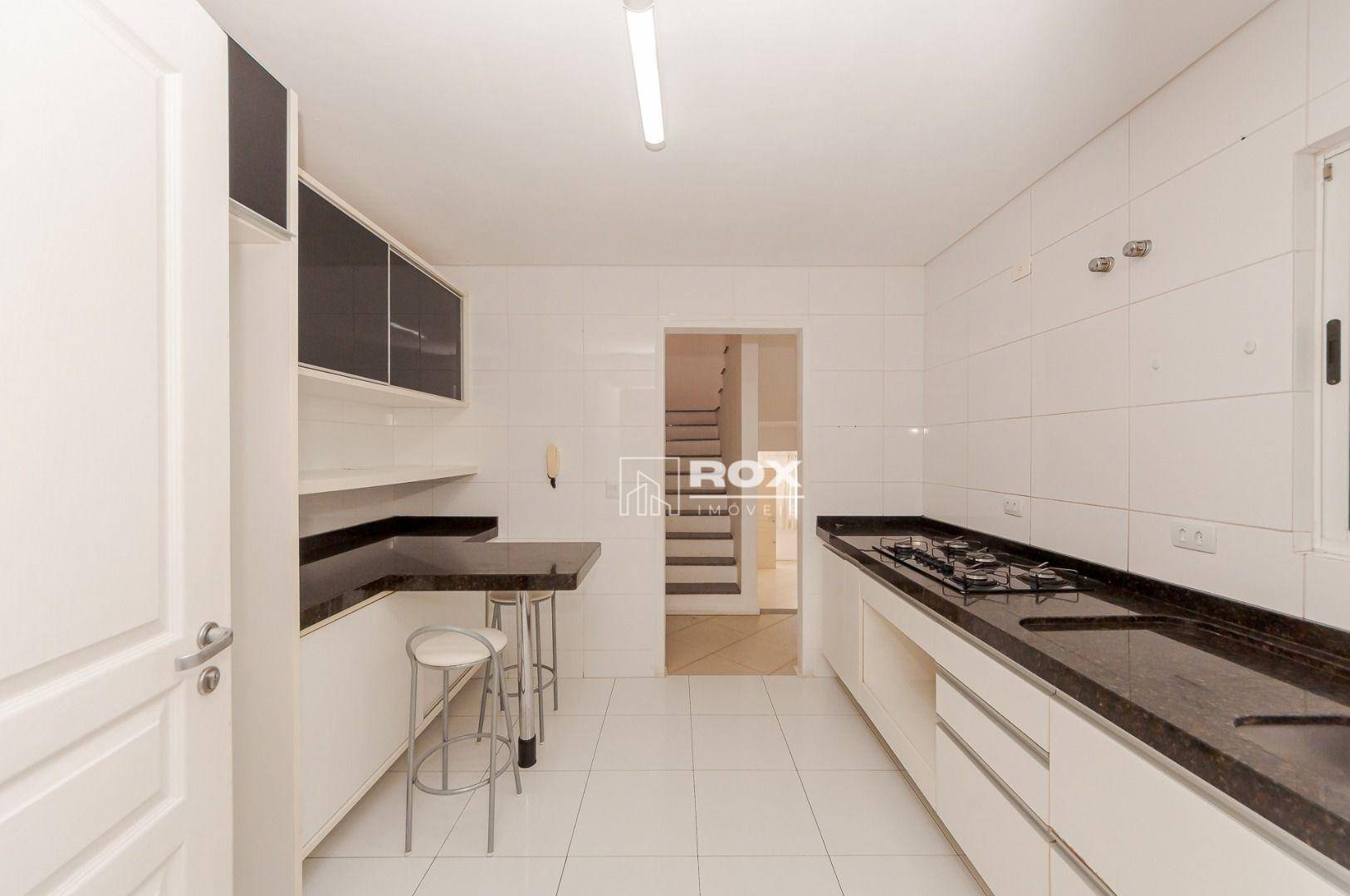 Casa à venda com 5 quartos, 184m² - Foto 15