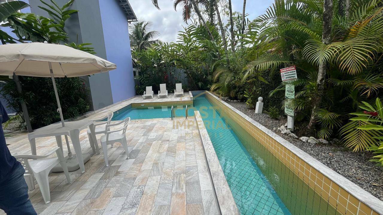 Casa à venda com 2 quartos, 70m² - Foto 1