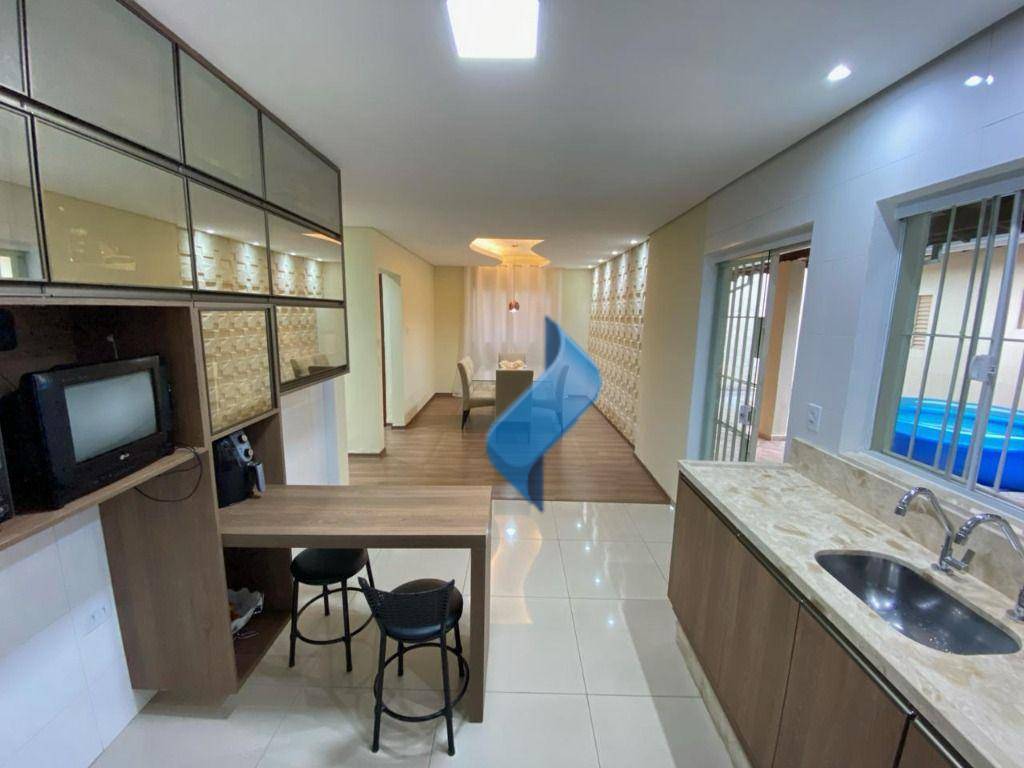 Casa à venda com 3 quartos, 214m² - Foto 5