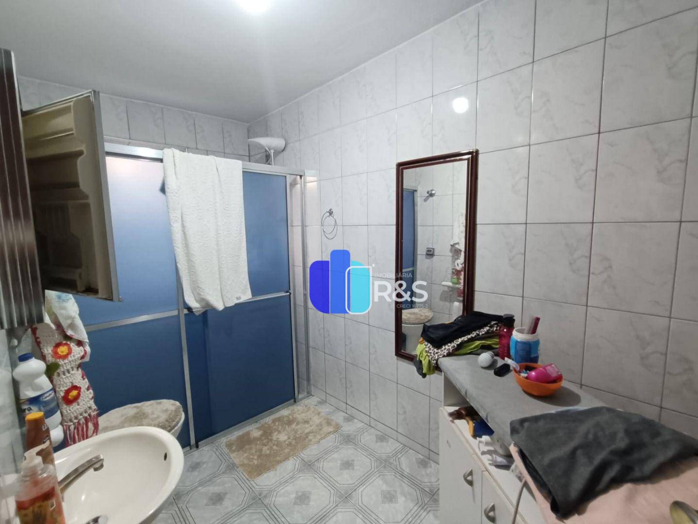 Casa à venda com 1 quarto, 200m² - Foto 1