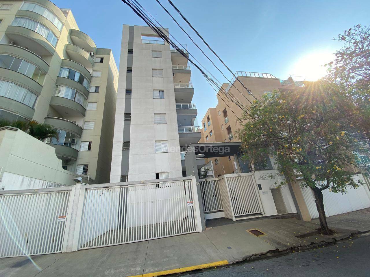 Apartamento para alugar com 2 quartos, 85m² - Foto 3