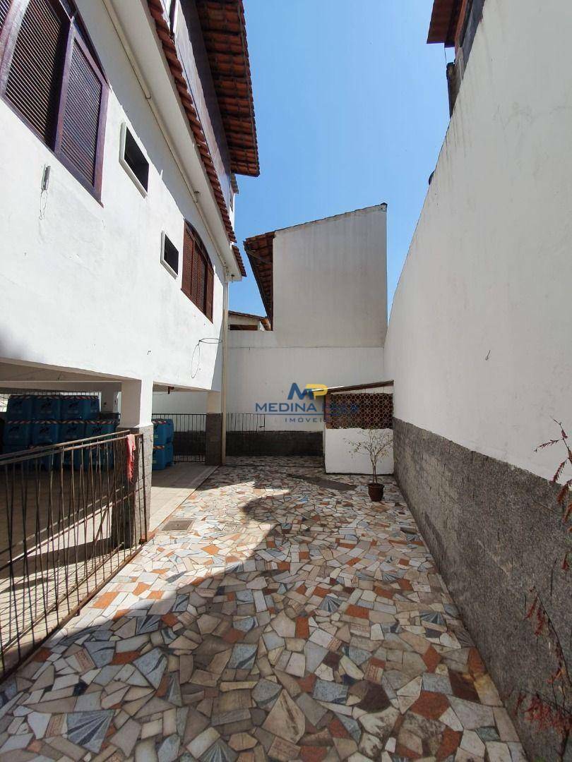 Casa à venda com 4 quartos, 360m² - Foto 34