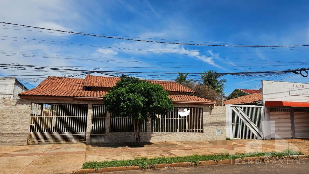 Casa à venda com 4 quartos, 350m² - Foto 1