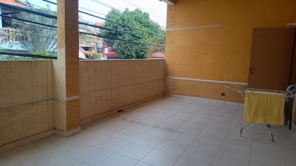 Sobrado à venda com 2 quartos, 180m² - Foto 3