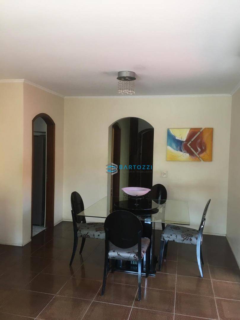 Casa à venda com 3 quartos, 240m² - Foto 4