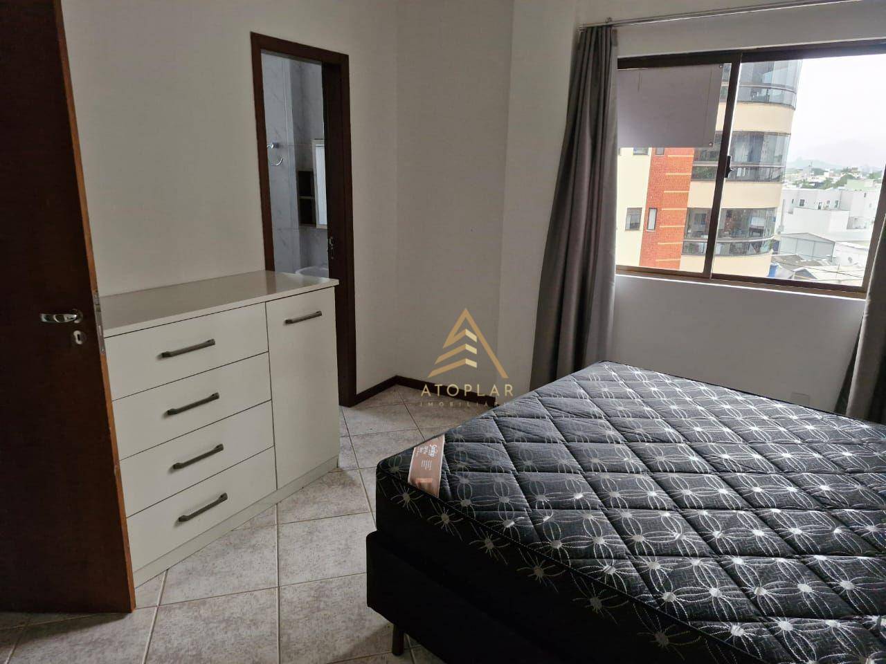 Apartamento para alugar com 3 quartos, 108m² - Foto 8