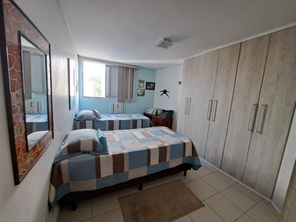 Apartamento à venda com 2 quartos, 75m² - Foto 11