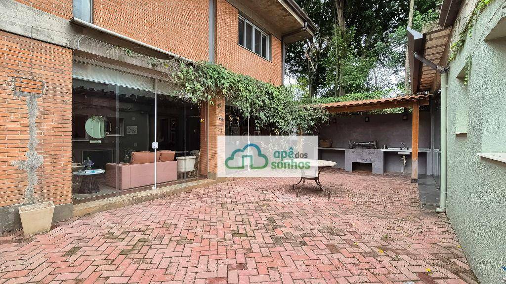 Casa à venda com 4 quartos, 380m² - Foto 26