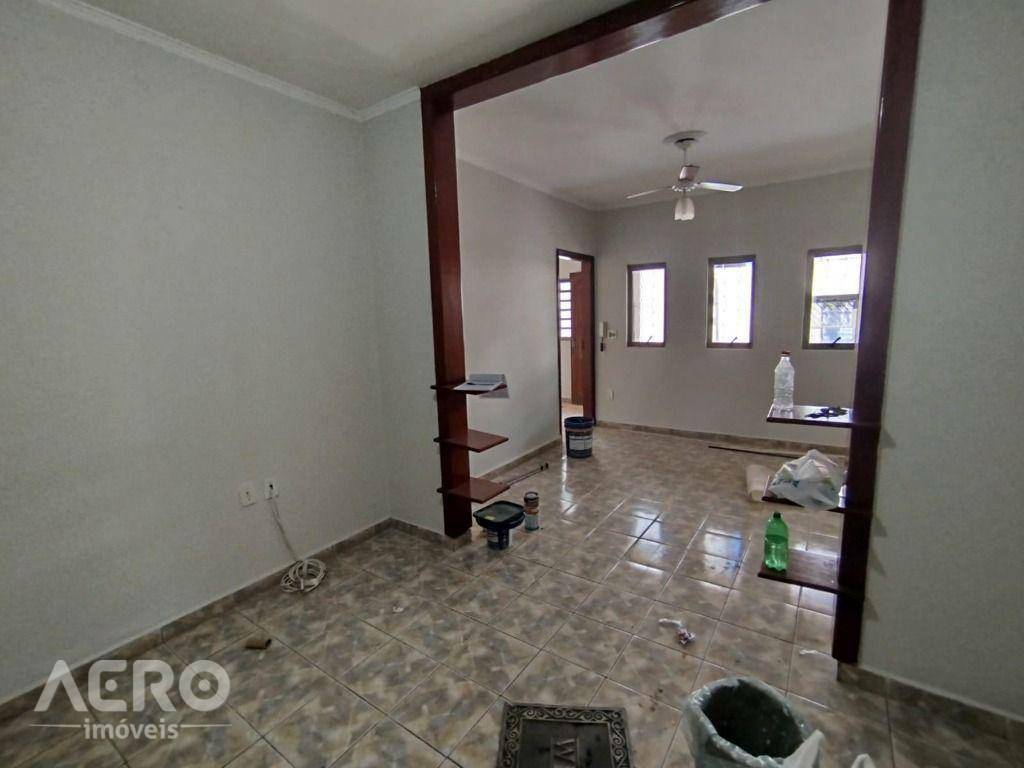 Casa para alugar com 2 quartos, 150m² - Foto 5