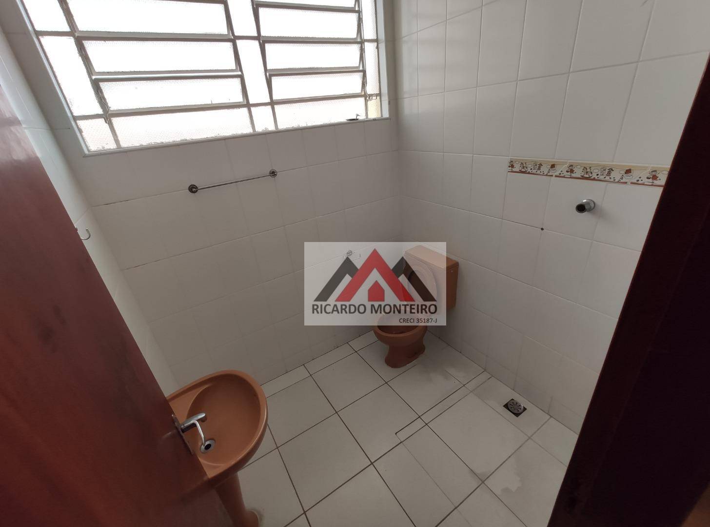 Casa para alugar com 3 quartos, 250m² - Foto 8