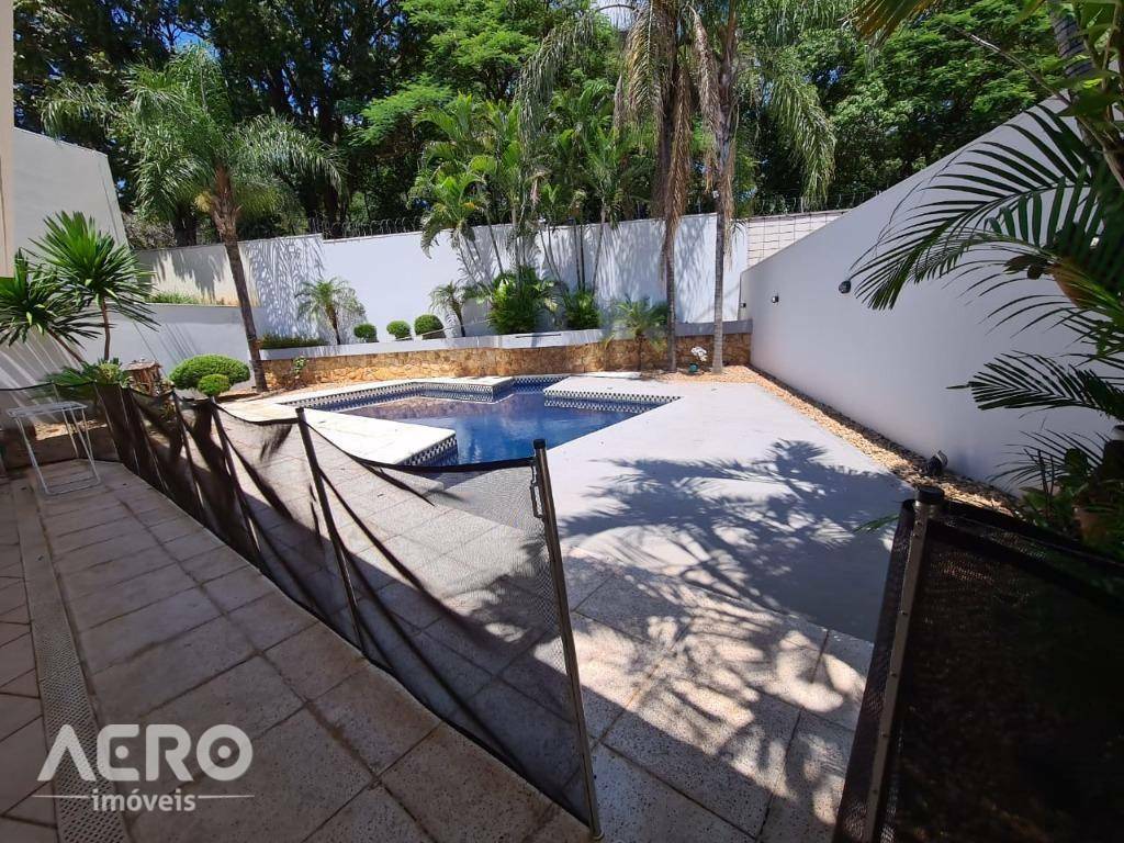 Casa de Condomínio à venda com 3 quartos, 320m² - Foto 1