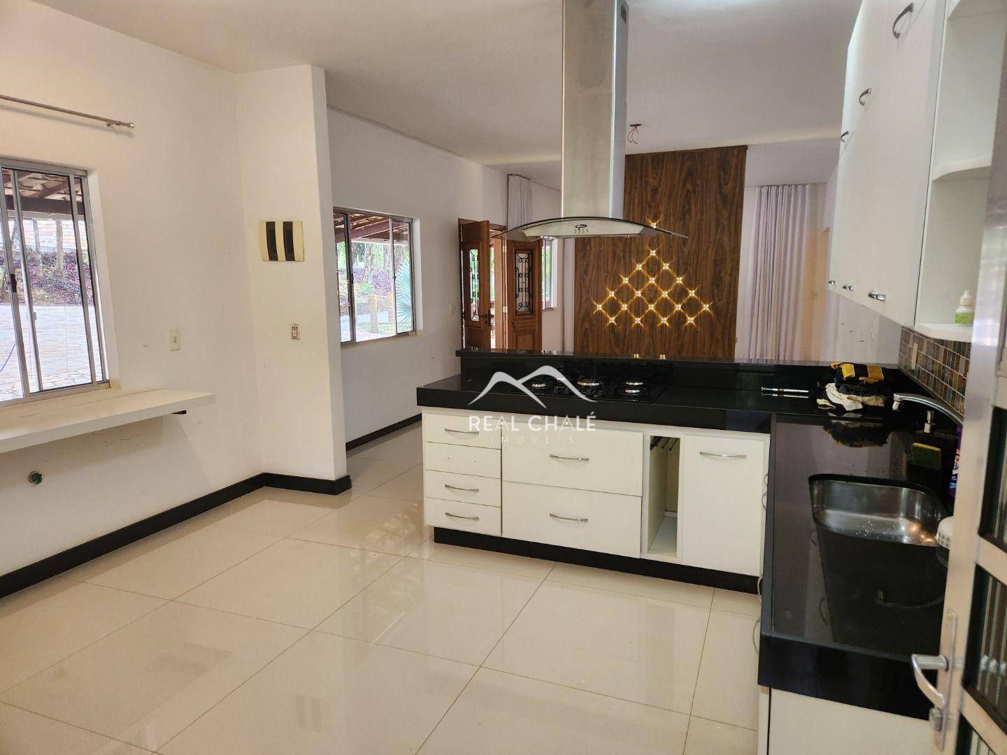 Casa de Condomínio à venda com 4 quartos, 370m² - Foto 27