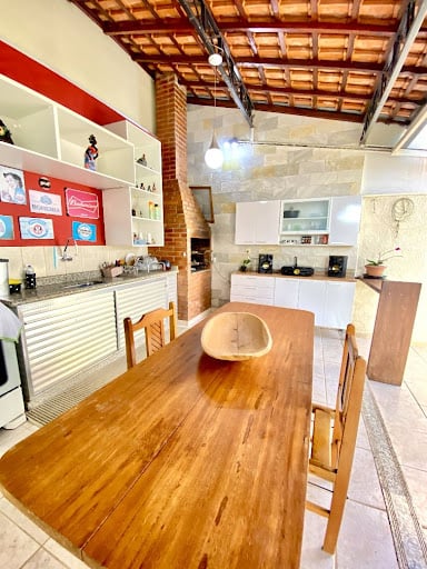 Casa à venda com 3 quartos, 260m² - Foto 2