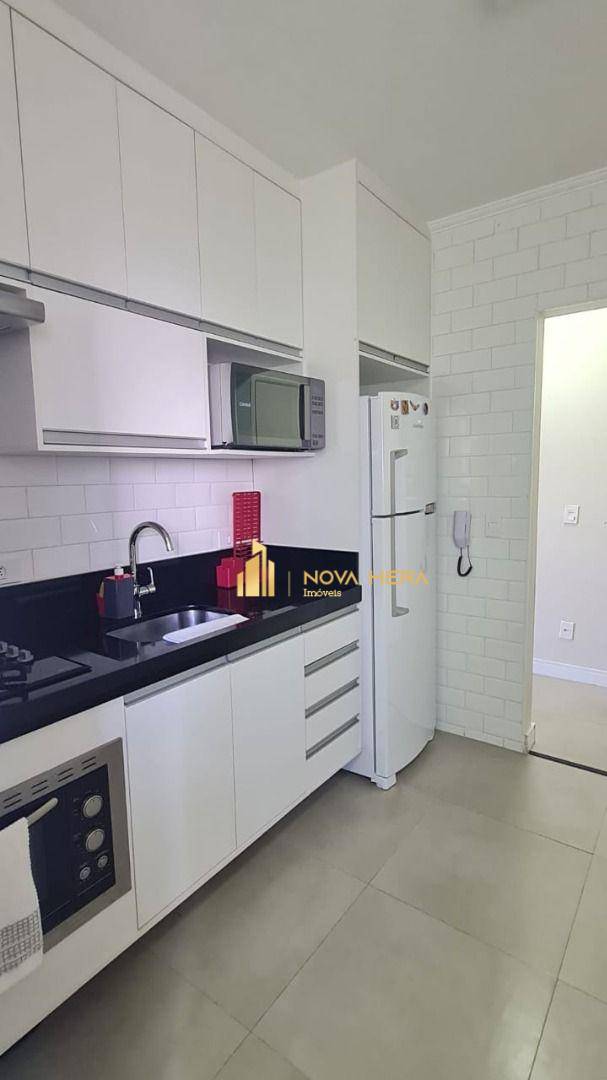 Apartamento à venda com 2 quartos, 62m² - Foto 2