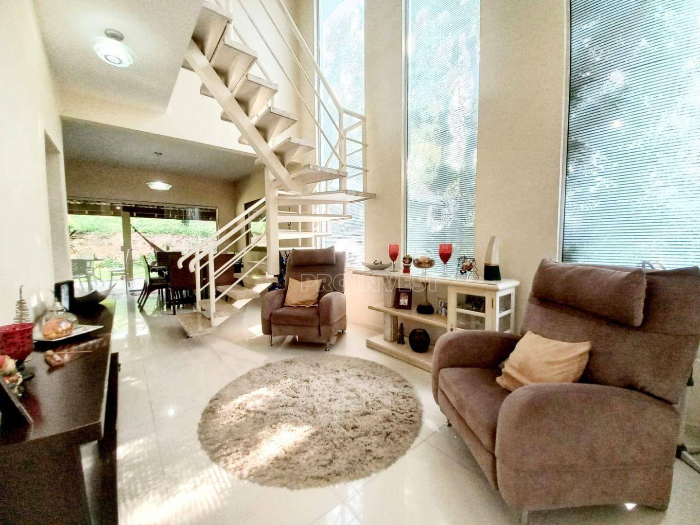 Casa de Condomínio à venda com 3 quartos, 230m² - Foto 1