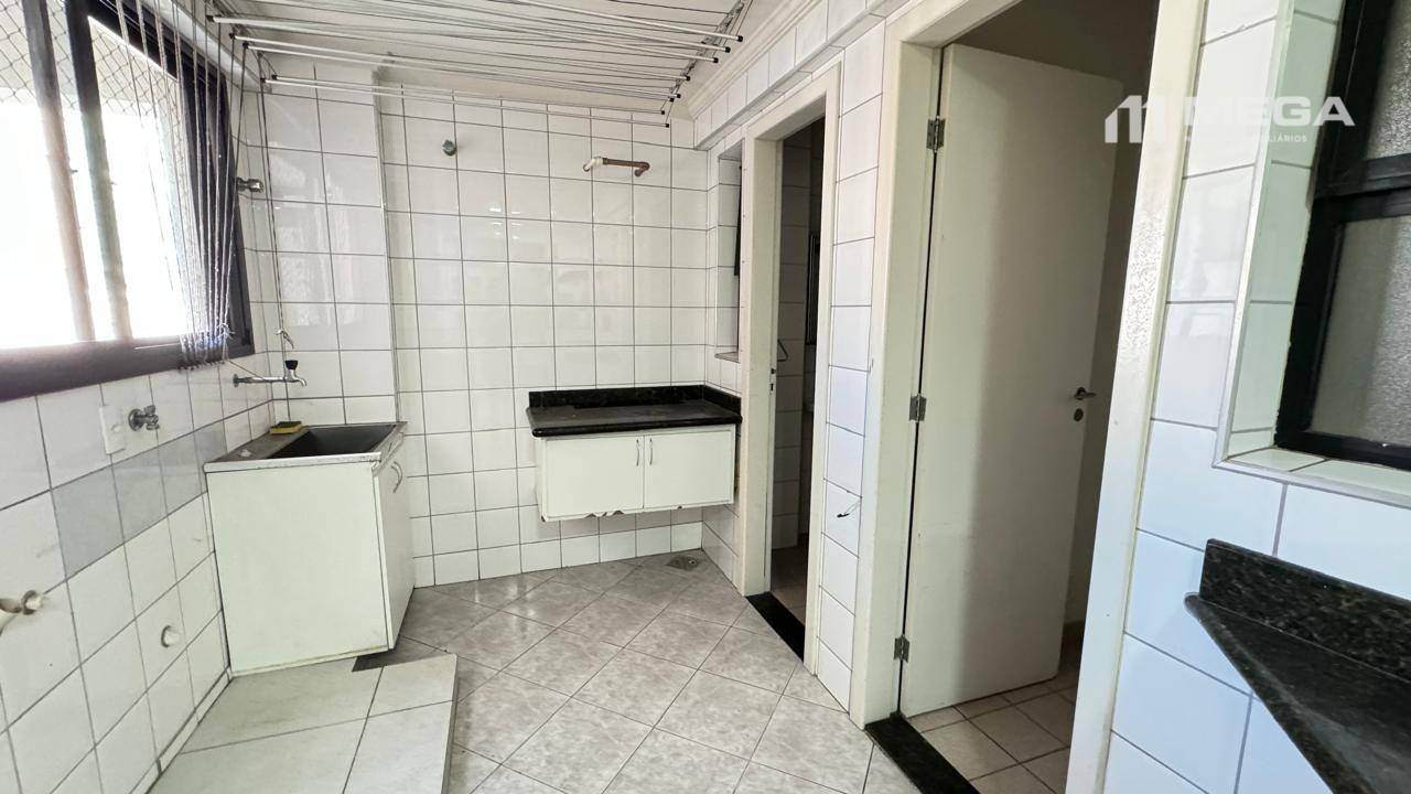 Apartamento à venda com 3 quartos, 189m² - Foto 10