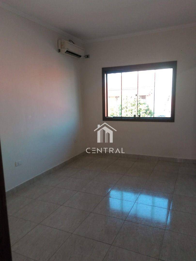 Casa à venda com 3 quartos, 212m² - Foto 13