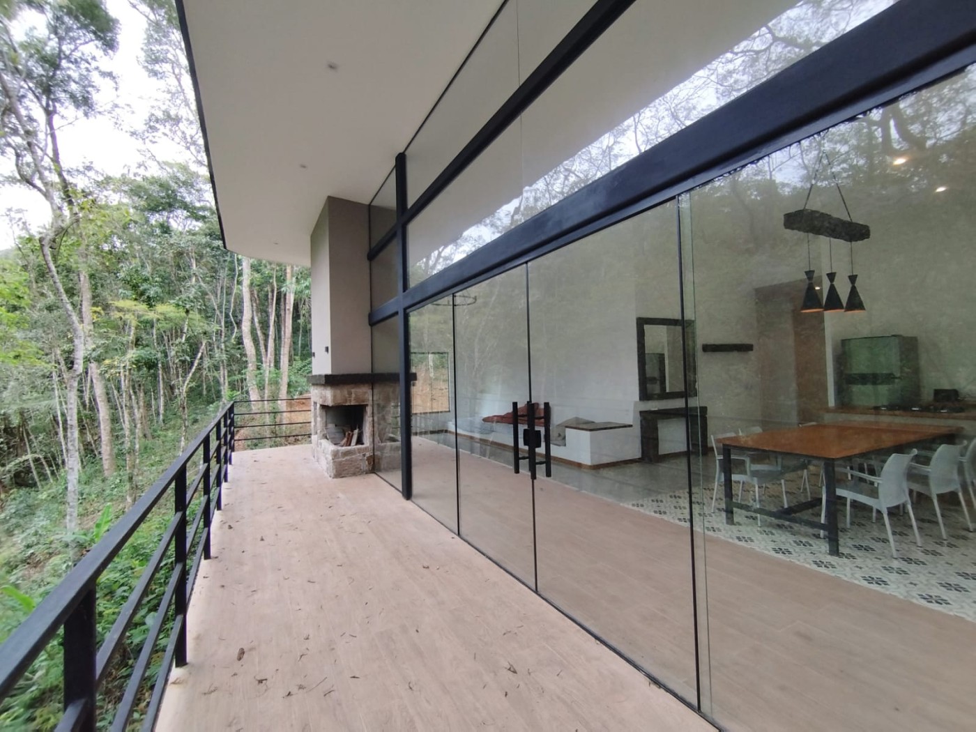 Casa de Condomínio à venda com 3 quartos, 150m² - Foto 1
