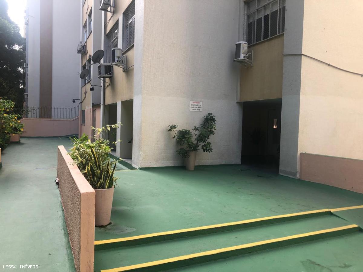 Apartamento à venda com 2 quartos, 83m² - Foto 32